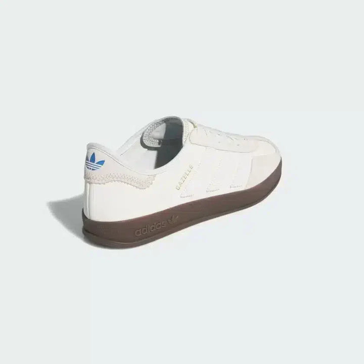 Cielero Classic Indoor – Off-White Gum Retro Trainer