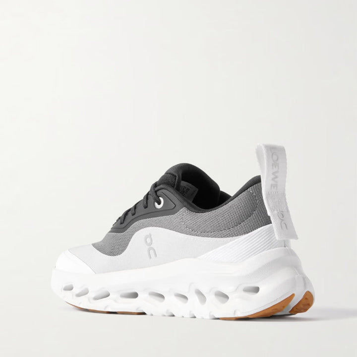 AeroVault™ – Monochrome CloudFlow Trainer