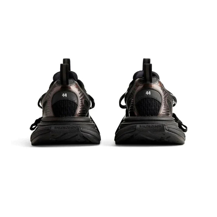 VantaForge Tech-Rugged 3XL Runner – Black Oversized Mesh Sneaker